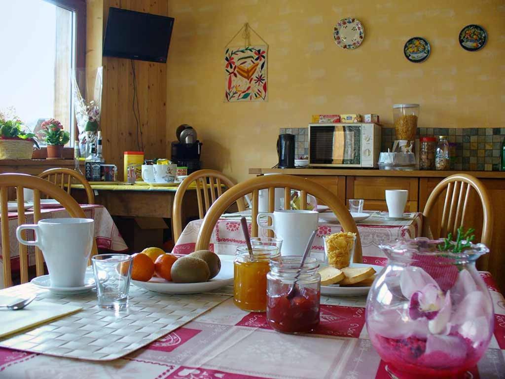 Artemisia B&B La Salle Esterno foto